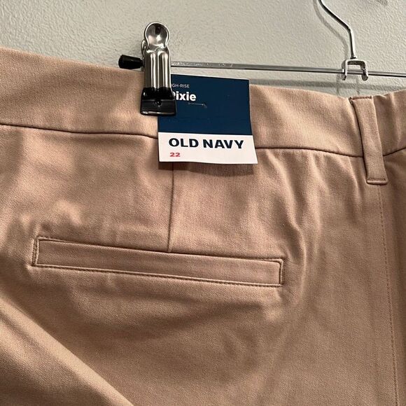 Old Navy Women's High Rise Pixie Never Fade Secret Slim Pockets Nude Size 22 - Picture 7 of 7